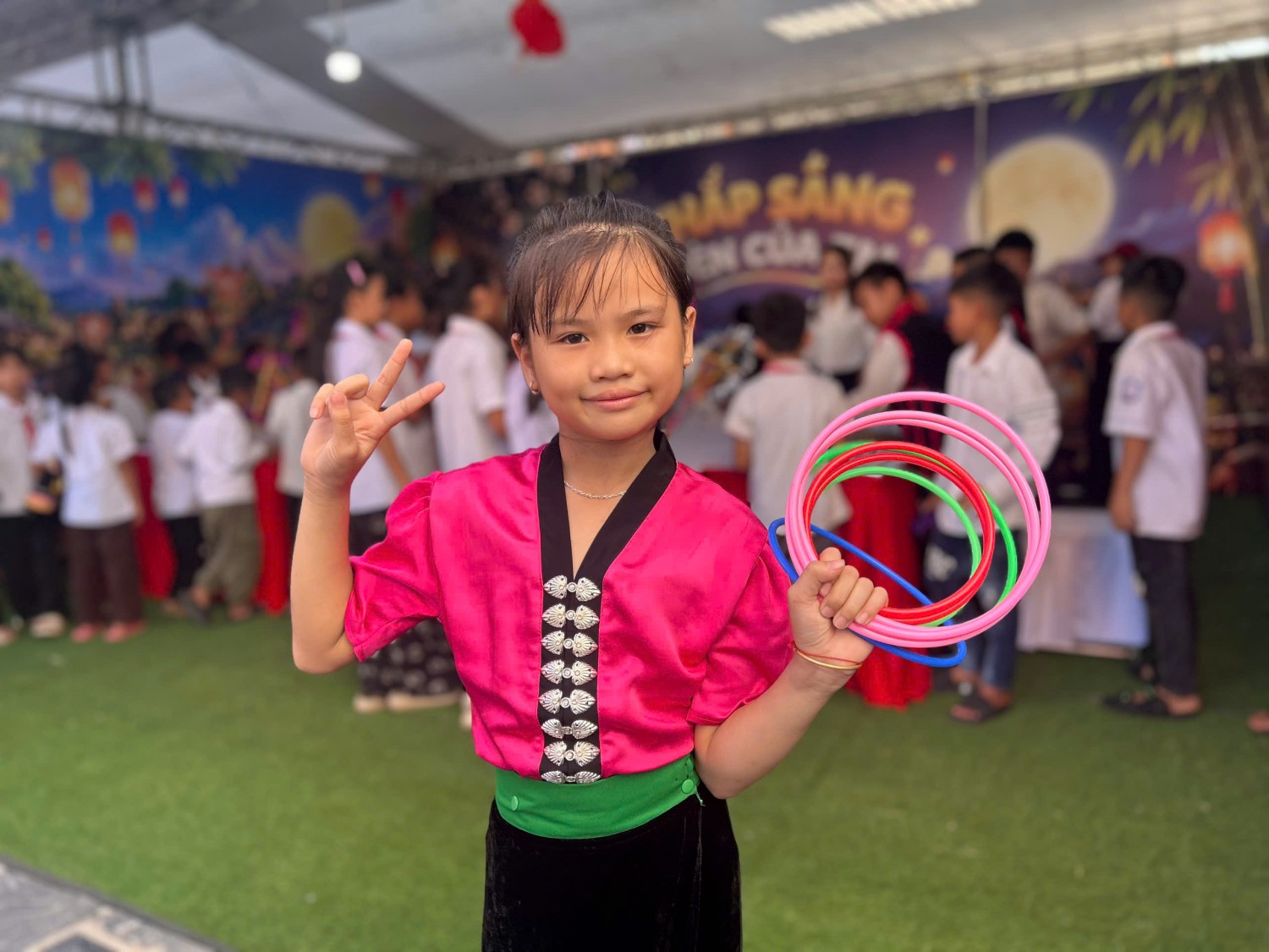 Nụ cười em thơ và hơi ấm nghĩa tình PETROVIETNAM mùa Trung thu biên cương