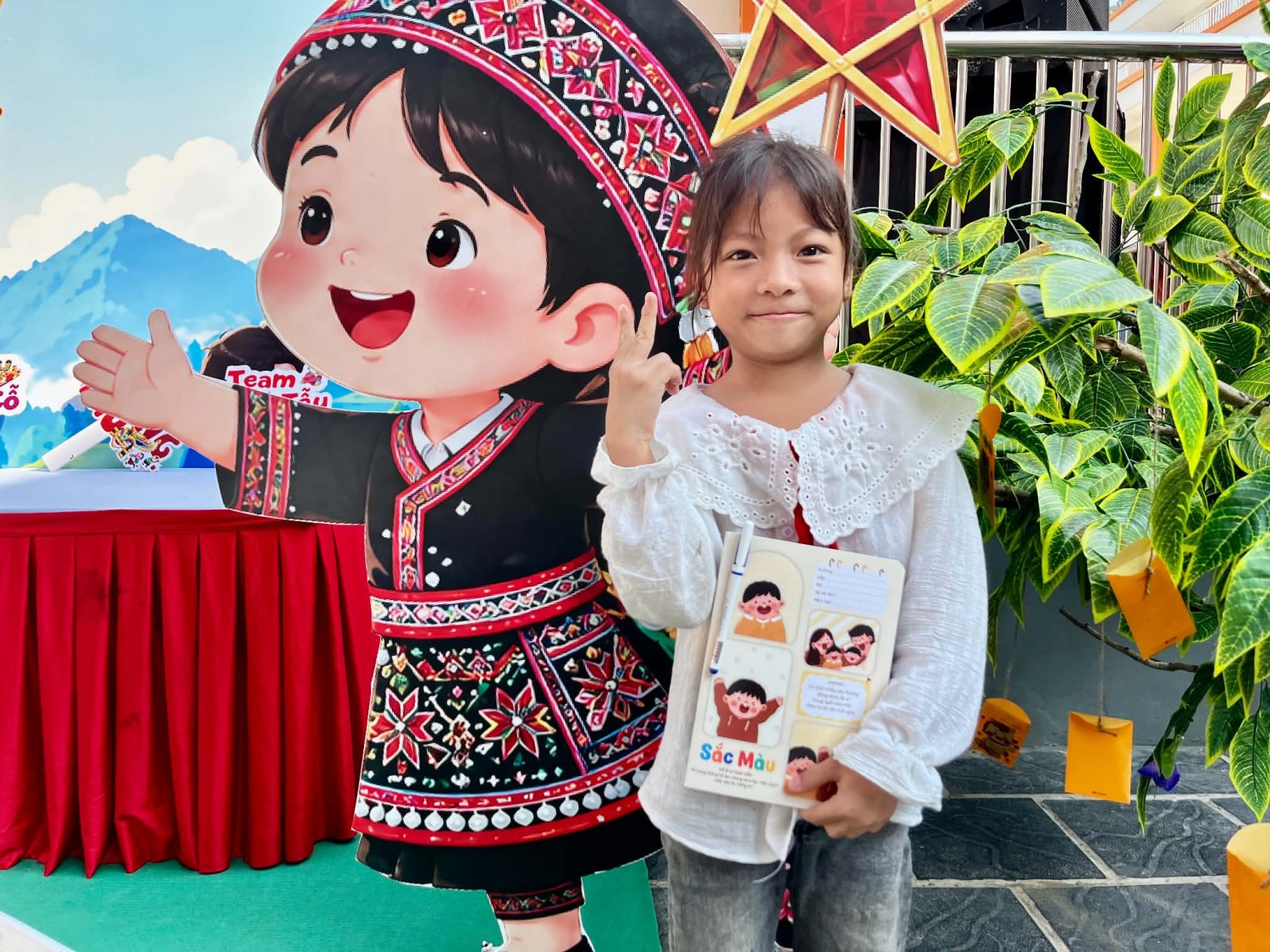 Nụ cười em thơ và hơi ấm nghĩa tình PETROVIETNAM mùa Trung thu biên cương