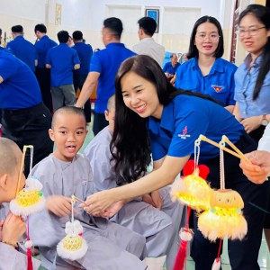BSR thắp sáng ước mơ, mang Trung thu trọn vẹn yêu thương đến với thiếu nhi khó khăn