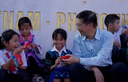 [VIDEO] Ấm áp mùa Trung thu đầu tiên dưới mái trường mang tên PETROVIETNAM nơi biên giới