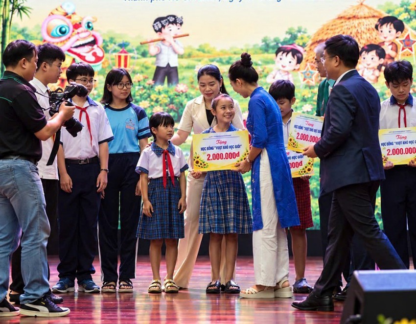 Tân Hiệp Phát nối dài hành trình trách nhiệm xã hội từ những mùa trăng
