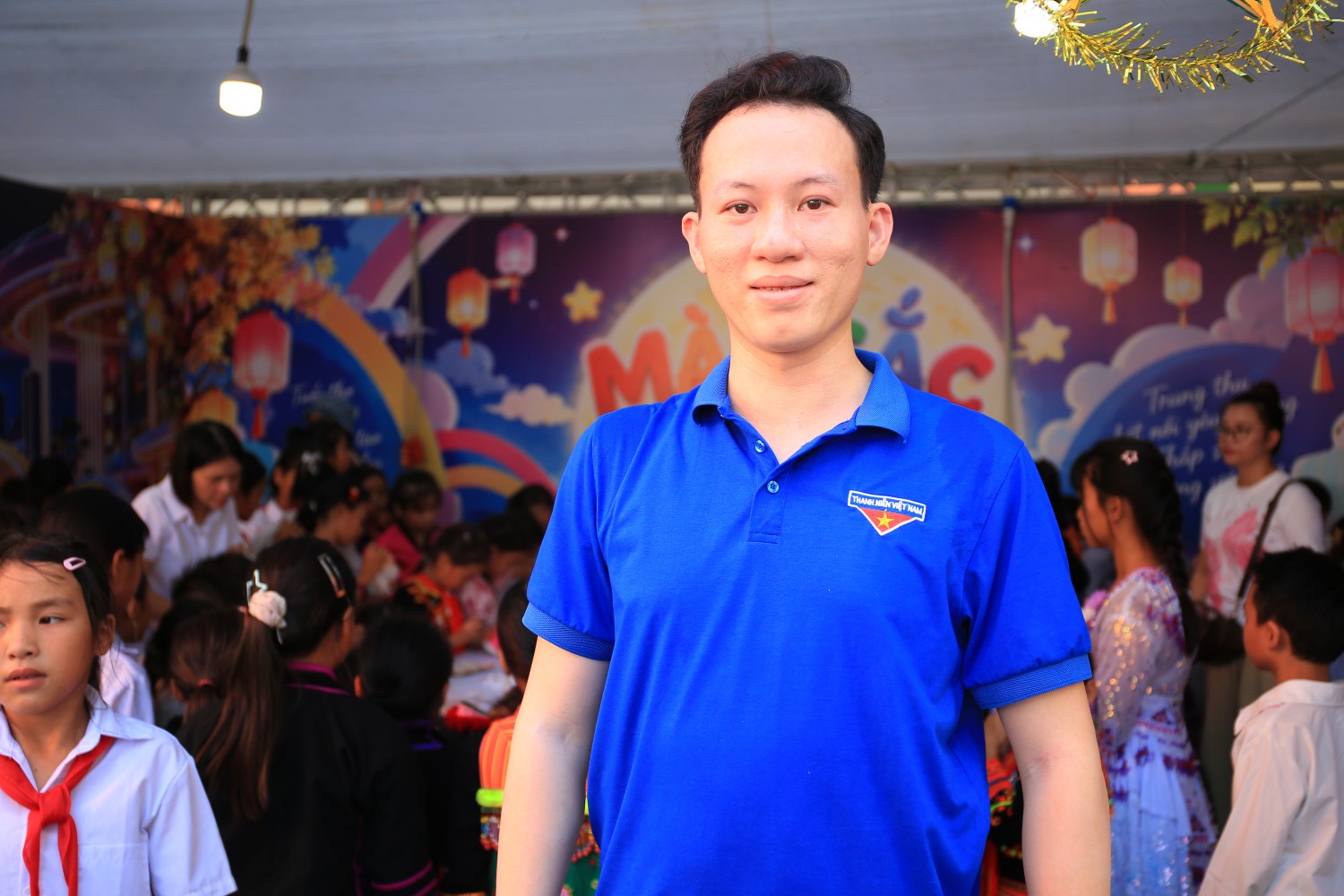 Chương trình “Thắp sắng niềm tin - Nâng bước em đến trường” truyền cảm hứng cho người lao động PETROVIETNAM