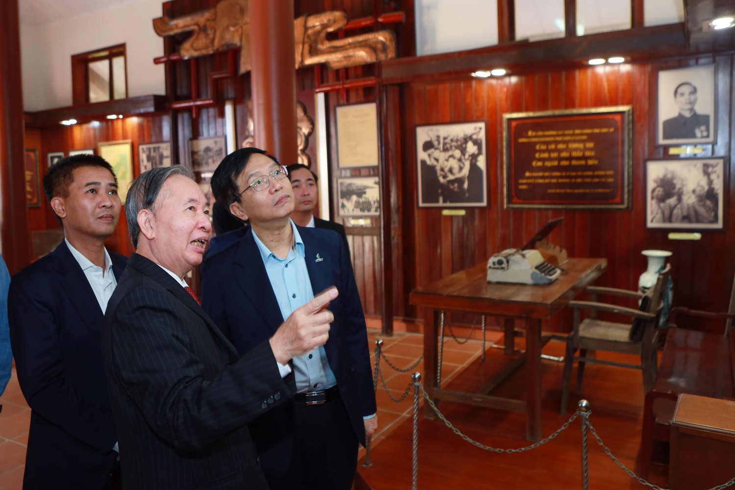 Đồng chí Trần Quang Dũng – Phó Bí thư Thường trực Đảng uỷ PETROVIETNAM bày tỏ lòng tri ân trước sự nghiệp cách mạng của cố Phó Thủ tướng Trần Hữu Dực tại Lễ khởi công dự án ngày 15/1/2026. Đồng chí Trần Quang Dũng – Phó Bí thư Thường trực Đảng uỷ PETROVIETNAM bày tỏ lòng tri ân trước sự nghiệp cách mạng của cố Phó Thủ tướng Trần Hữu Dực tại Lễ khởi công dự án ngày 15/1/2026.