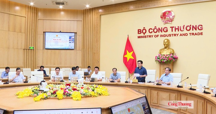 Tháo gỡ vướng mắc, đẩy nhanh tiến độ điện mặt trời mái nhà