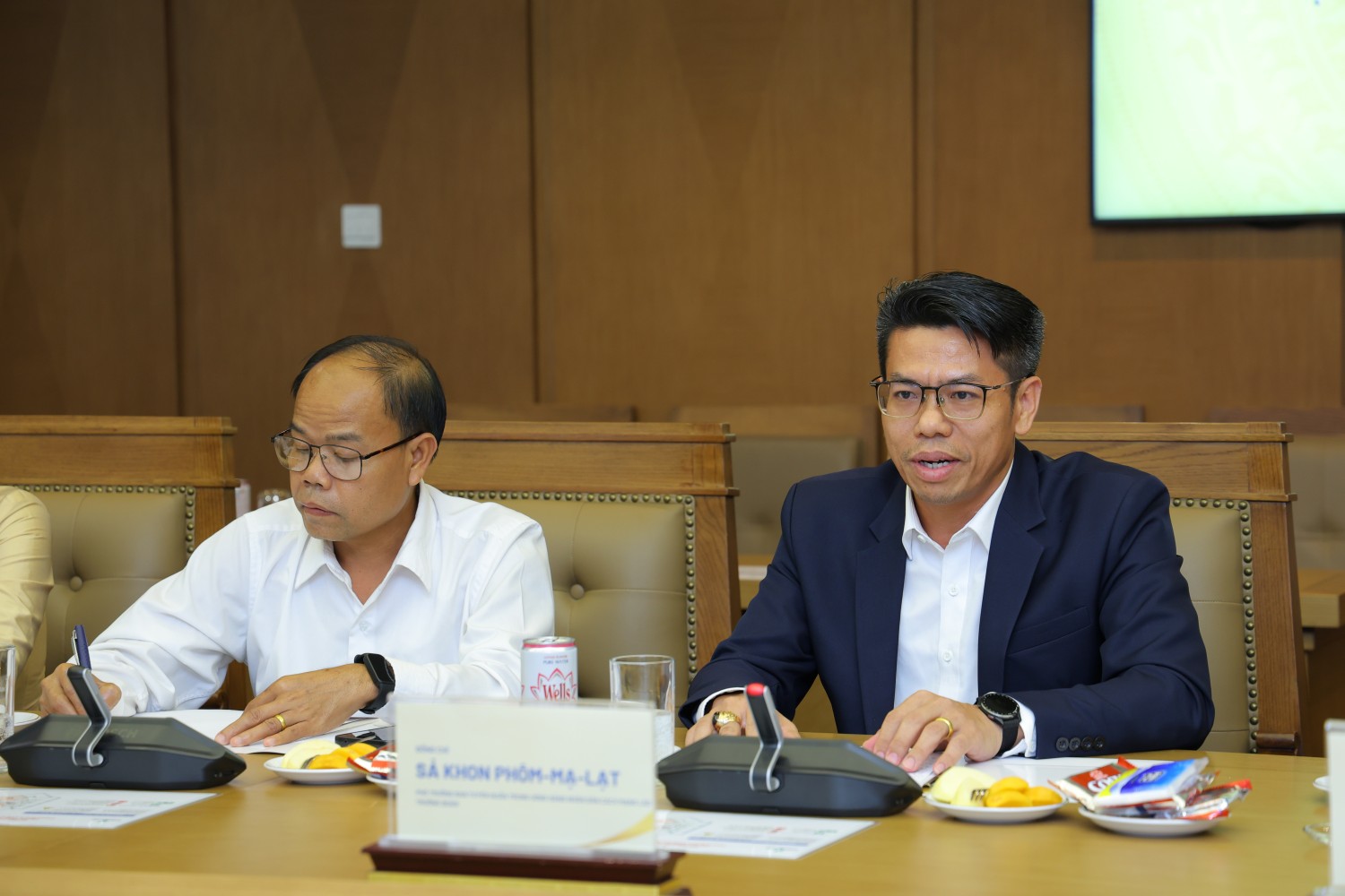 Đảng ủy PETROVIETNAM làm việc với Ban Tuyên huấn Trung ương Đảng Nhân dân Cách mạng Lào
