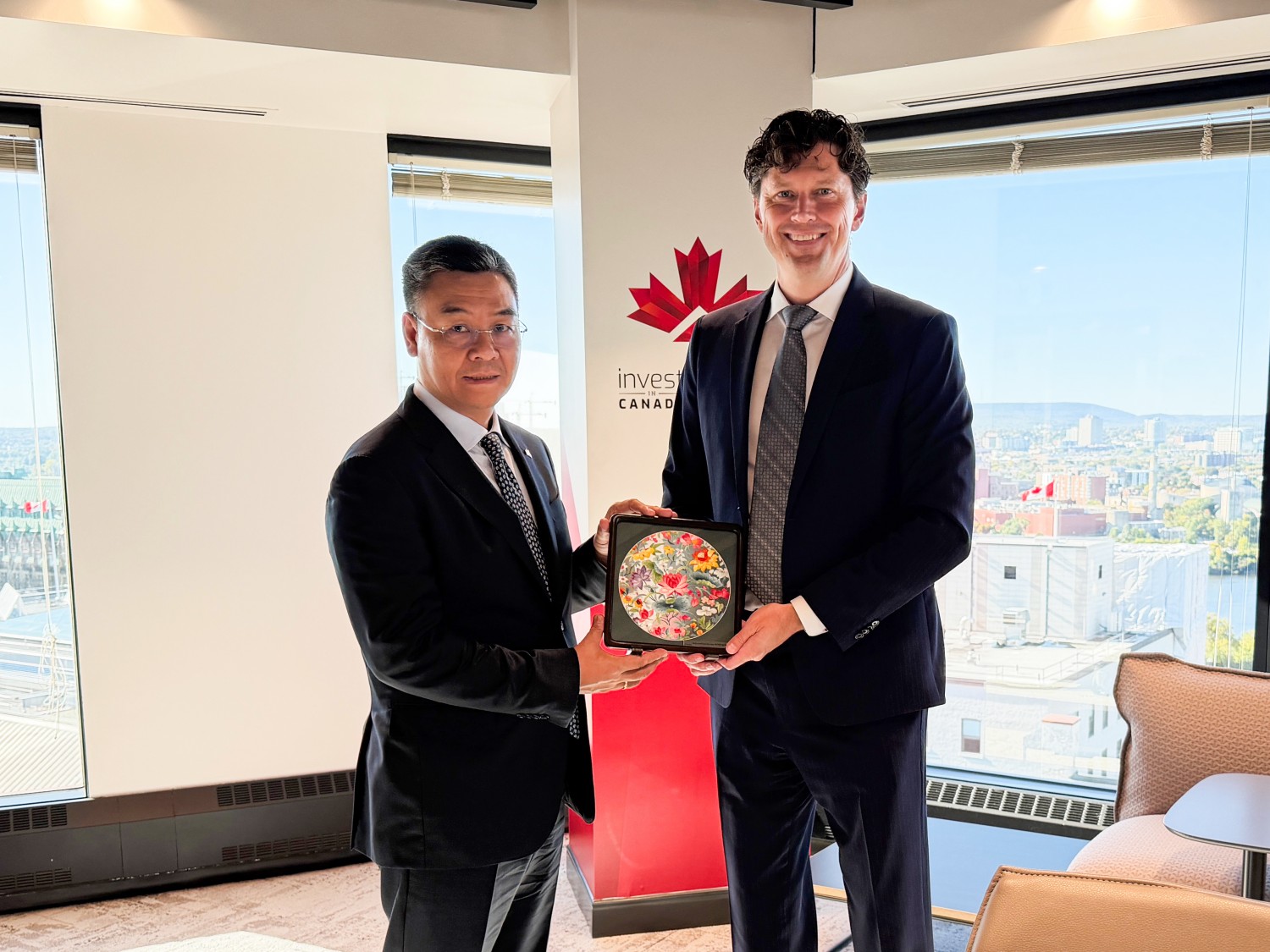 PETROVIETNAM thúc đẩy hợp tác với doanh nghiệp Canada, tăng cường an ninh năng lượng và chuyển dịch năng lượng