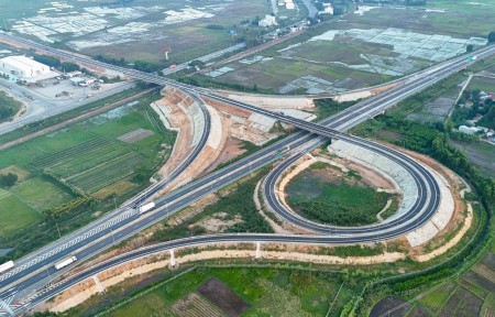Thông xe nút giao Trì Bình: Mở lối kết nối mới cho Khu Kinh tế Dung Quất