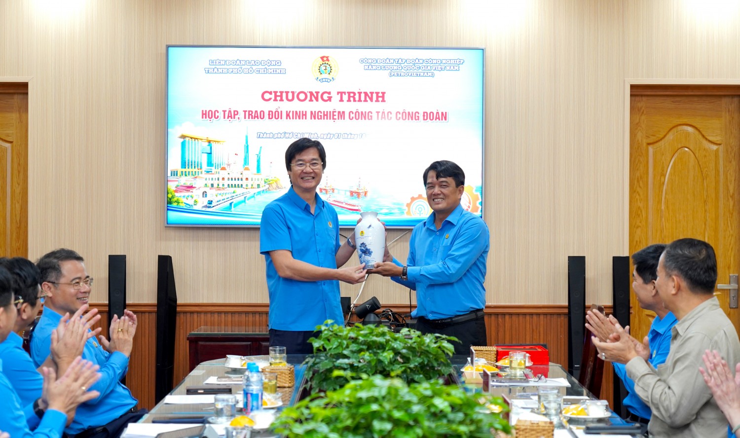 Công đoàn PETROVIETNAM và LĐLĐ TP.HCM trao đổi kinh nghiệm hoạt động