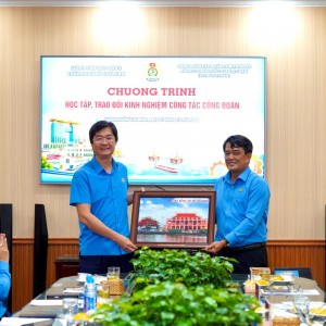 Công đoàn PETROVIETNAM và LĐLĐ TP.HCM trao đổi kinh nghiệm hoạt động