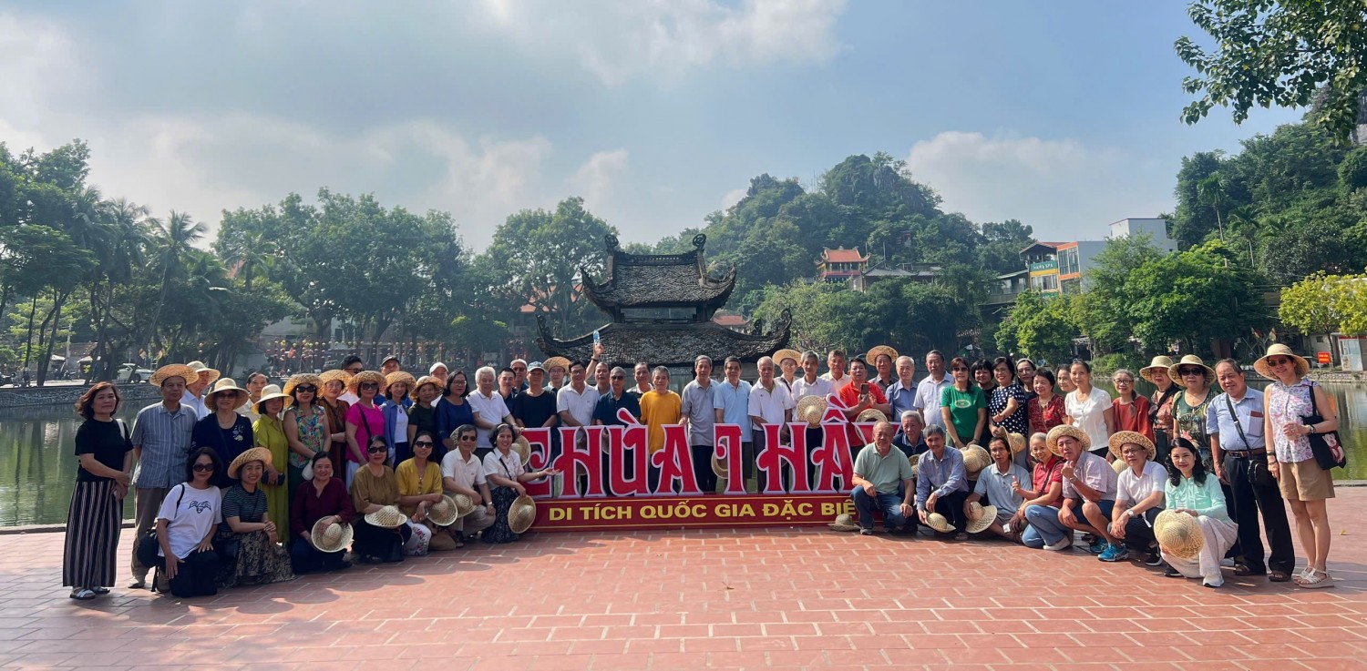 Ấm áp nghĩa tình cán bộ hưu trí PVEP Ấm áp nghĩa tình cán bộ hưu trí PVEP