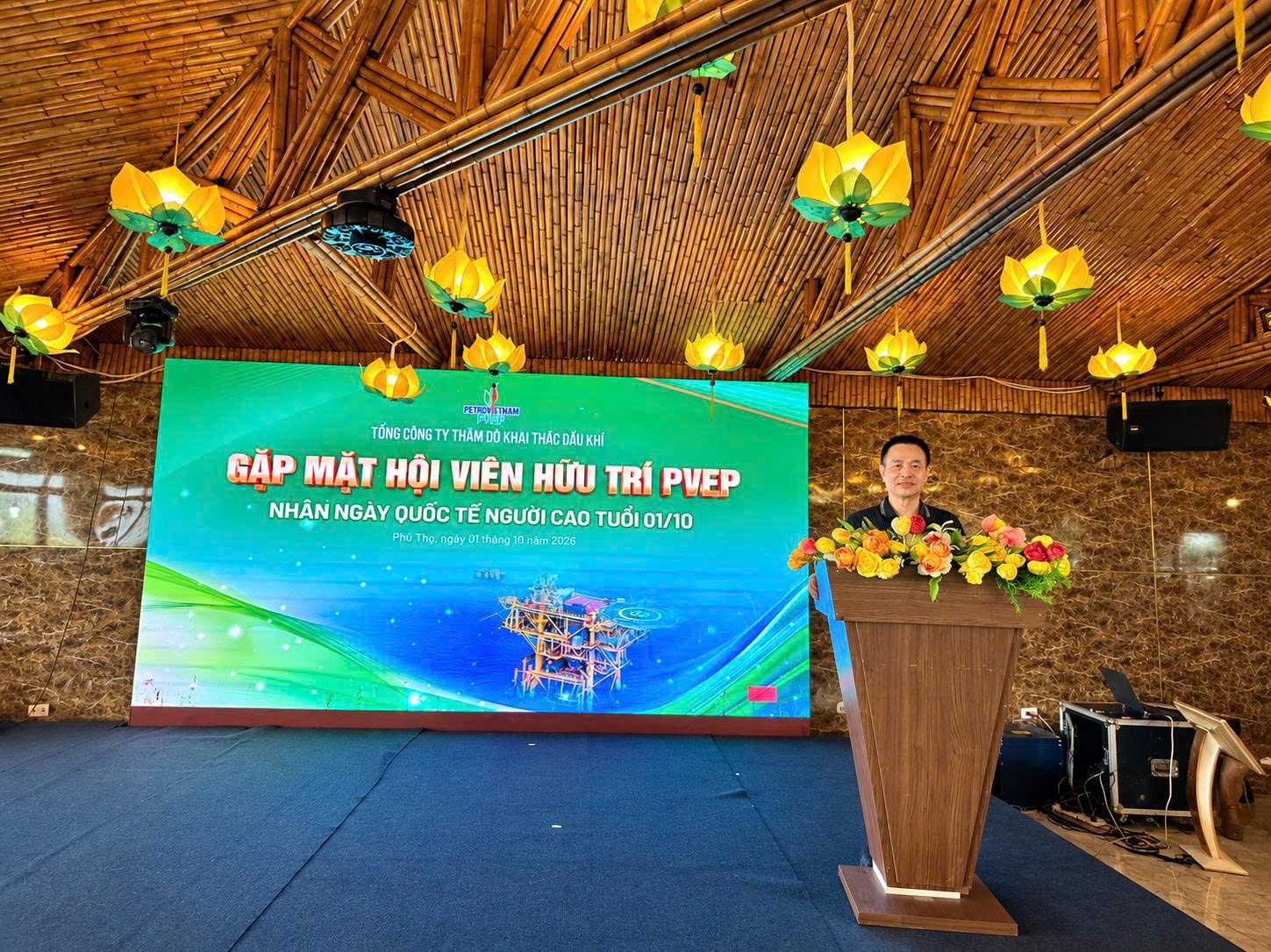 Ấm áp nghĩa tình cán bộ hưu trí PVEP Ấm áp nghĩa tình cán bộ hưu trí PVEP