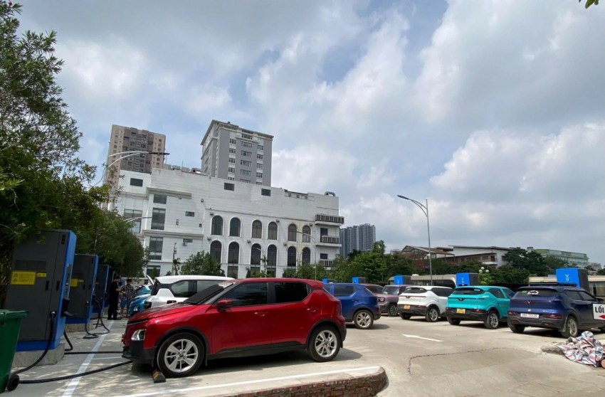 Chạy hàng ngàn km mỗi tháng, tài xế xe điện VinFast tiết kiệm chi phí ra sao?