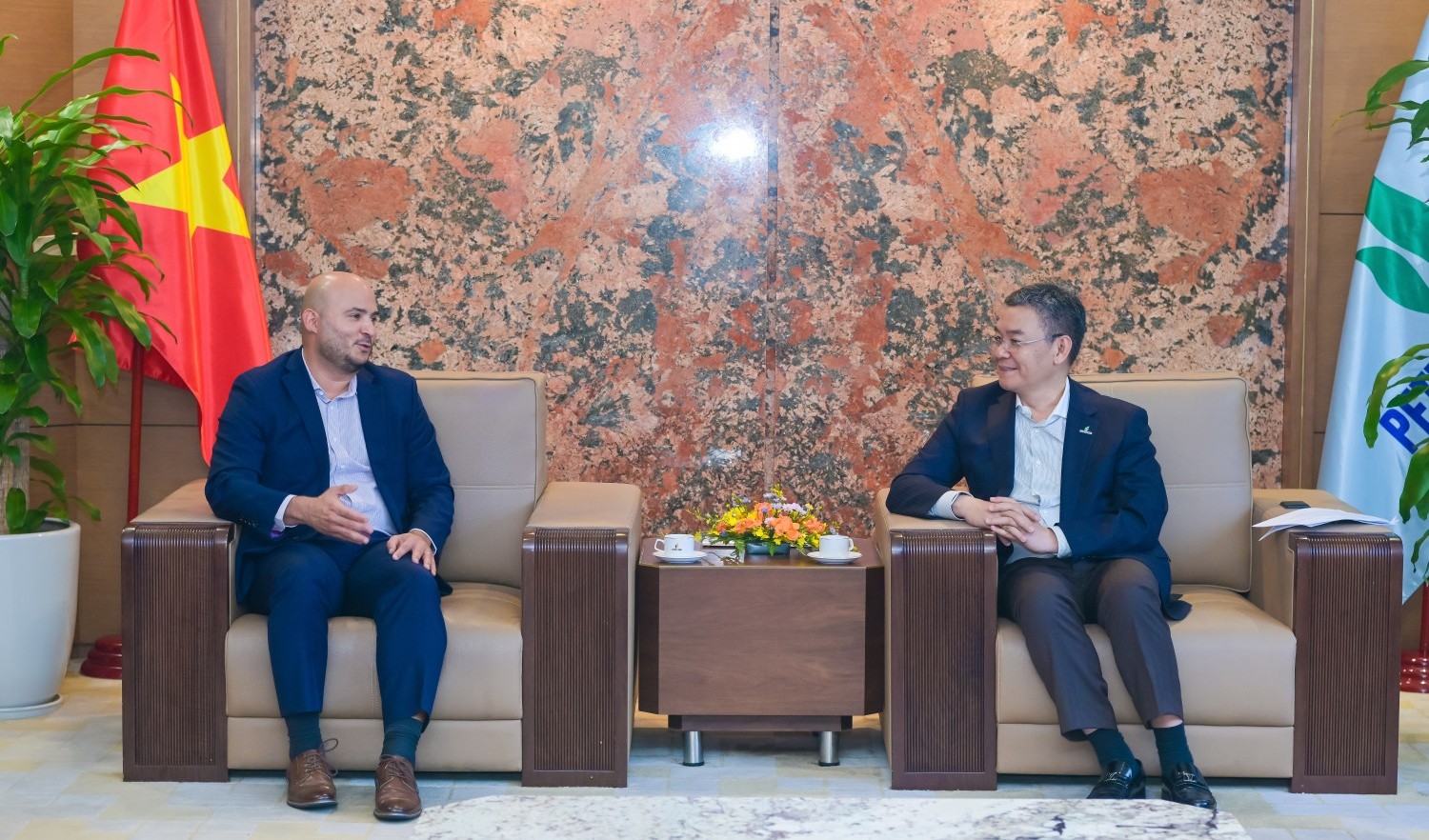PETROVIETNAM và Murphy tăng cường hợp tác trong hoạt động thăm dò, khai thác dầu khí