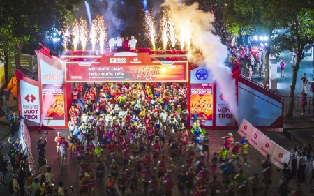 Bứt phá kỷ lục tại giải Marathon Quốc tế Hà Nội Techcombank Mùa thứ 5