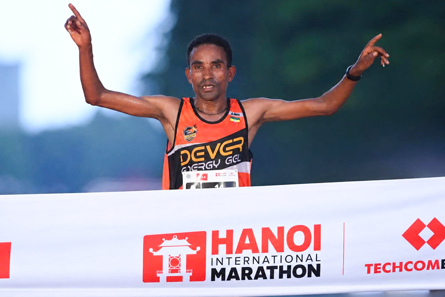 Bứt phá kỷ lục tại giải Marathon Quốc tế Hà Nội Techcombank Mùa thứ 5 Bứt phá kỷ lục tại giải Marathon Quốc tế Hà Nội Techcombank Mùa thứ 5