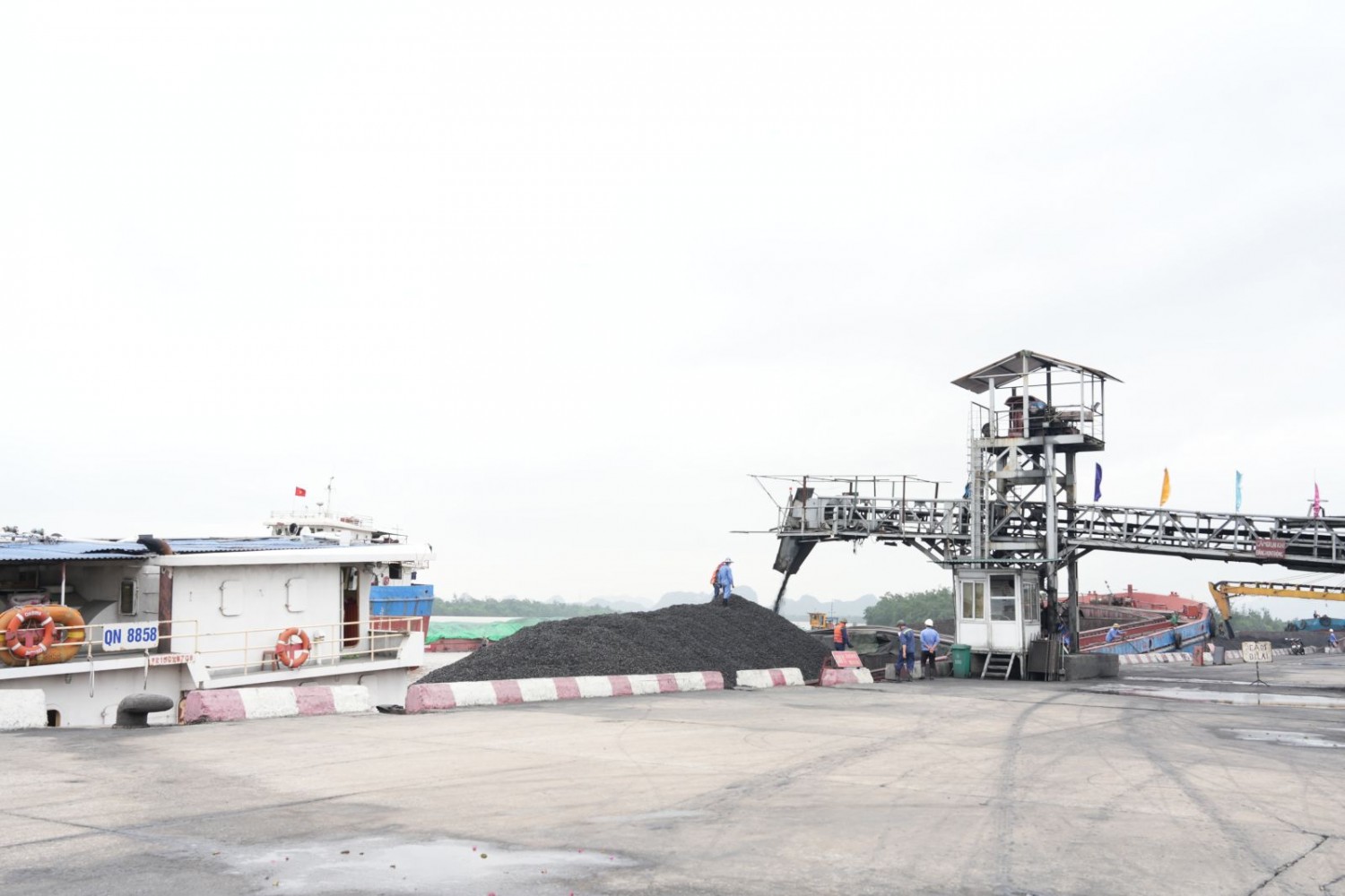 TKV sản xuất, tiêu thụ than