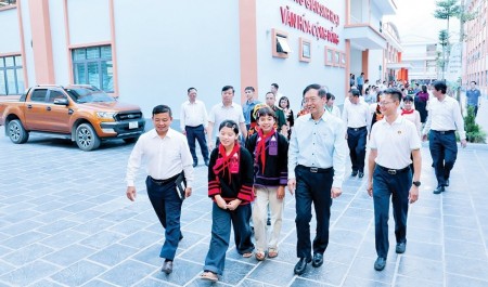 Thắp sáng những ước mơ nơi biên cương