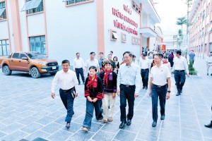 Thắp sáng những ước mơ nơi biên cương