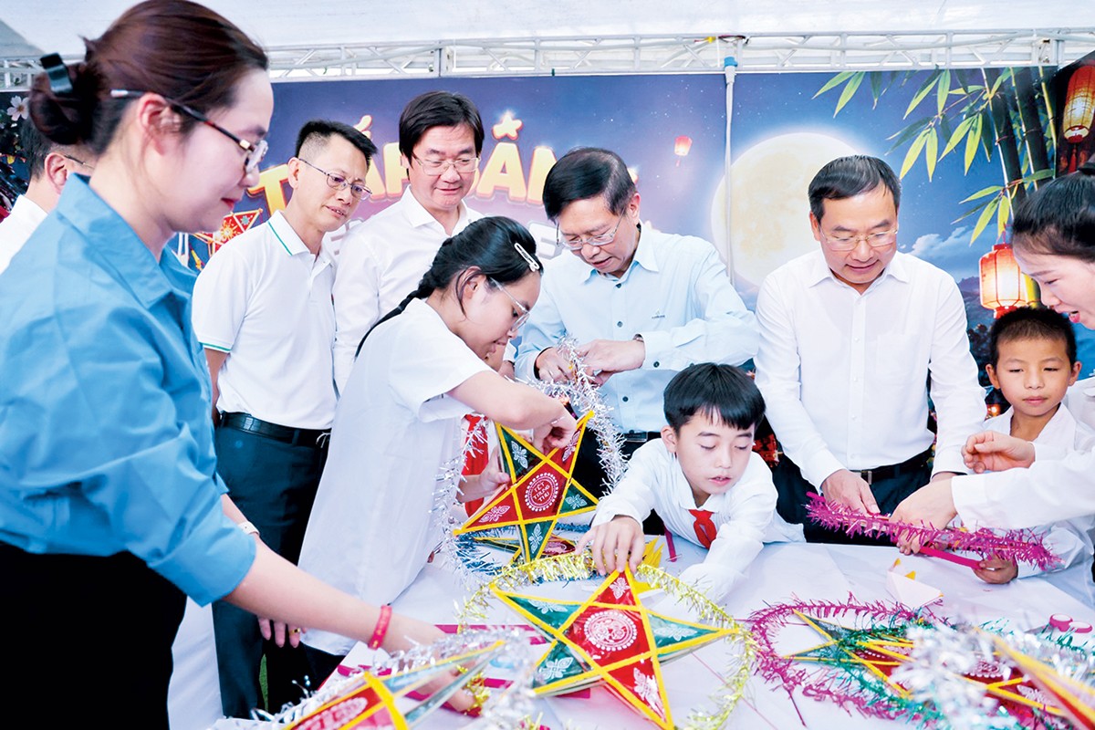 Thắp sáng những ước mơ nơi biên cương