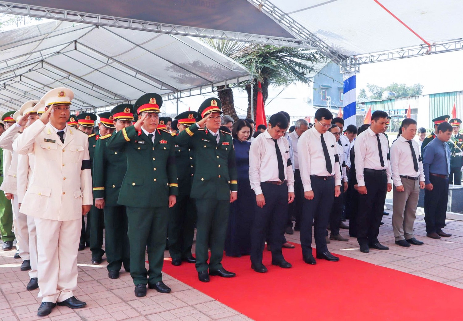 Quảng Ngãi: Lễ truy điệu và an táng 12 hài cốt liệt sĩ tại xã Ba Động Quảng Ngãi: Lễ truy điệu và an táng 12 hài cốt liệt sĩ tại xã Ba Động