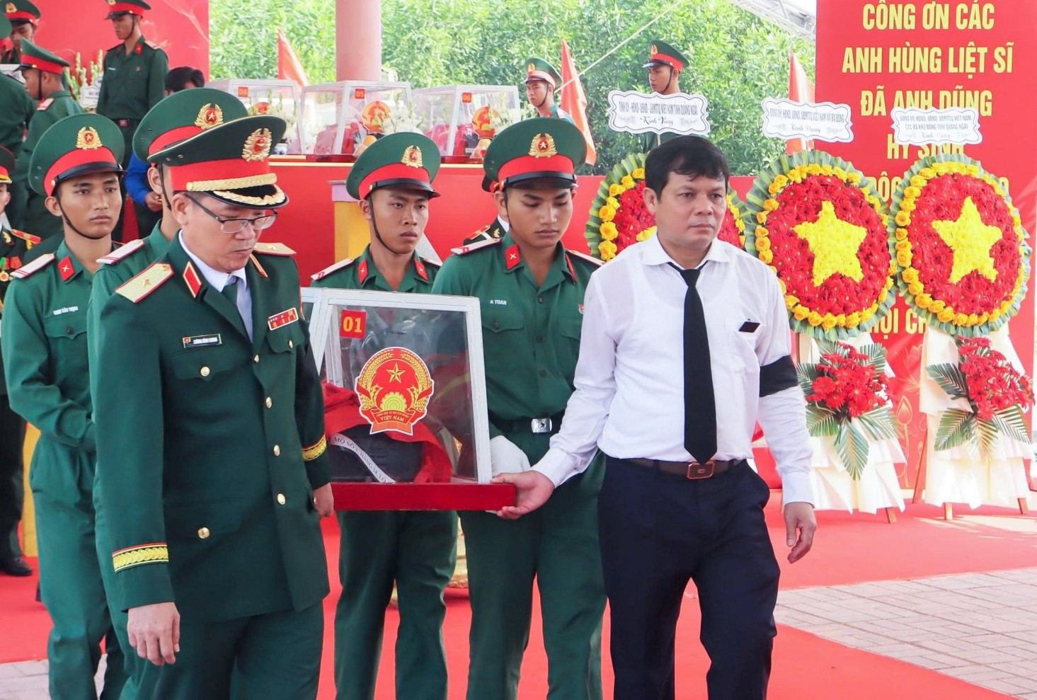 Quảng Ngãi: Lễ truy điệu và an táng 12 hài cốt liệt sĩ tại xã Ba Động