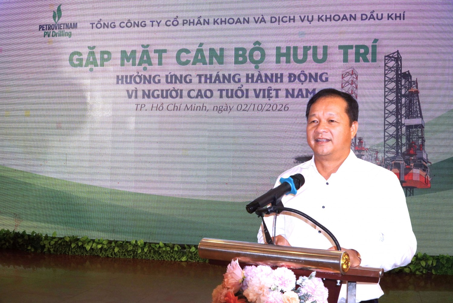 Đồng chí Mai Thế Toàn – Bí thư Đảng ủy, Chủ tịch HĐQT PV Drilling phát biểu tại buổi gặp mặt cán bộ hưu trí
