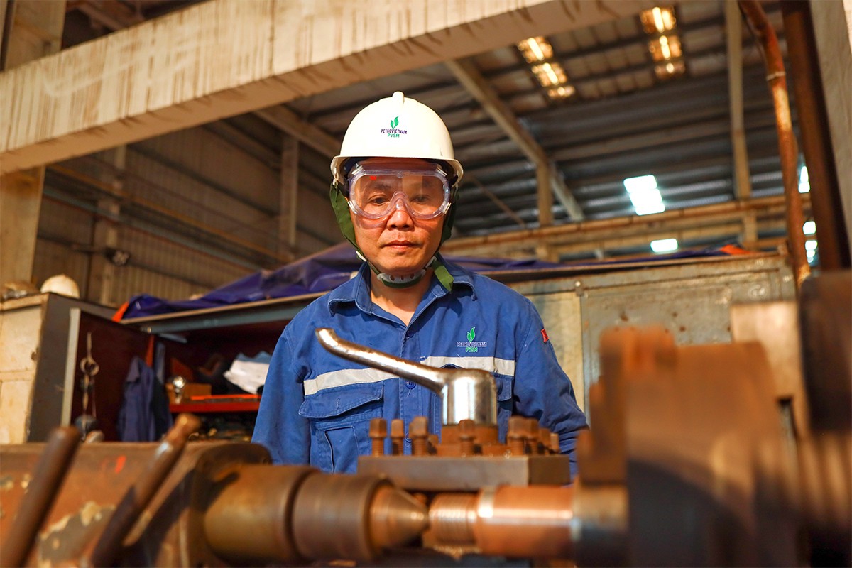 Giữ “lửa nghề” ở Nhà máy Đóng tàu Dung Quất