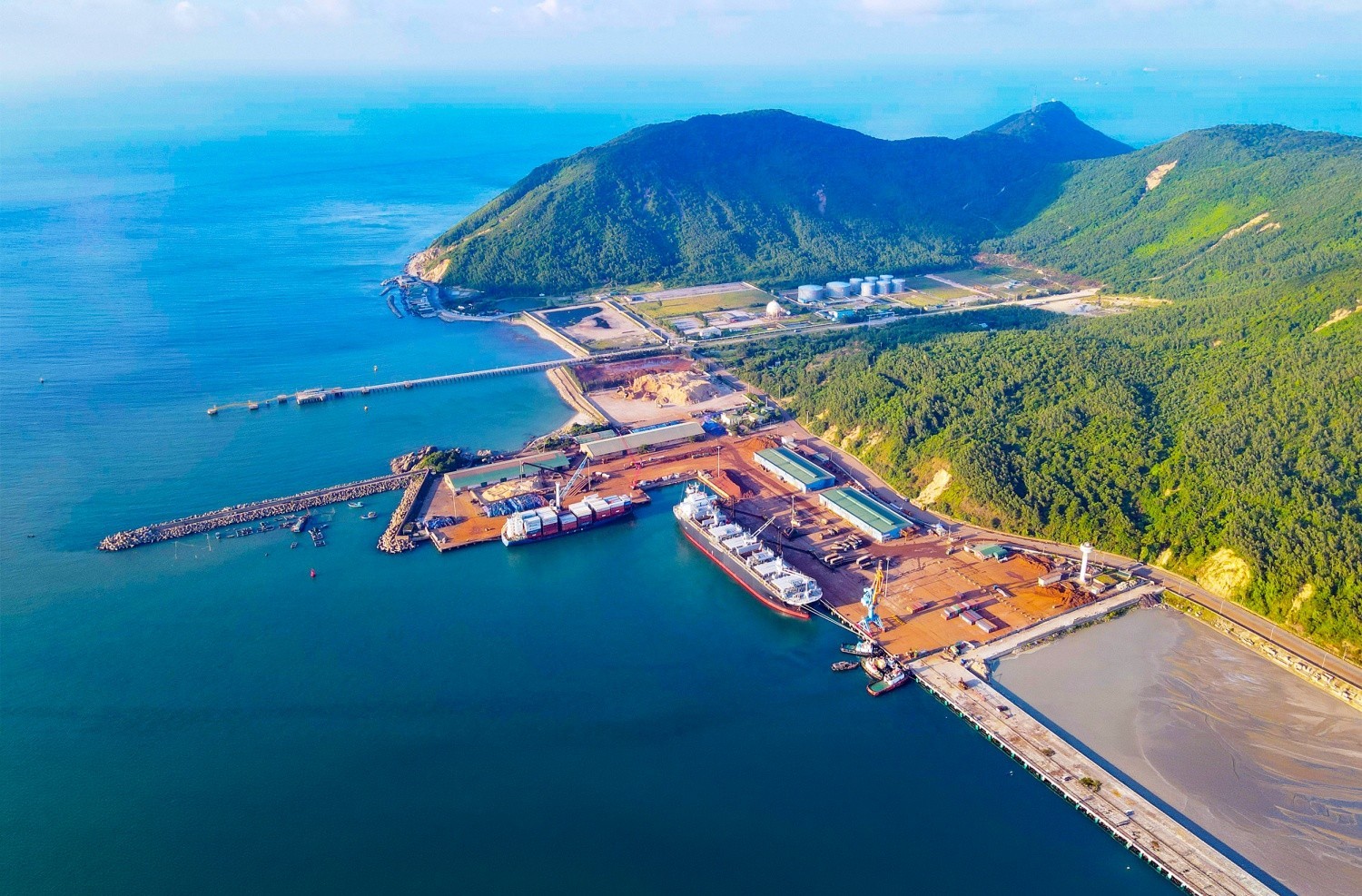 PETROVIETNAM tạo “vốn mồi” cho trung tâm công nghiệp - năng lượng