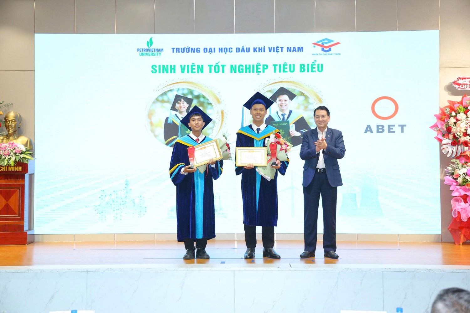 PVU tổ chức Lễ Tốt nghiệp năm 2026 và Khai giảng năm học mới 2026-2027 PVU tổ chức Lễ Tốt nghiệp năm 2026 và Khai giảng năm học mới 2026-2027