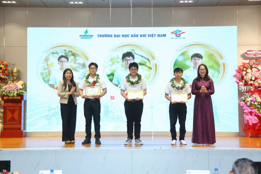 PVU long trọng tổ chức Lễ Tốt nghiệp năm 2026 và Khai giảng năm học mới 2026–2027: Tiếp nối di sản - Chắp cánh khát vọng PVU tổ chức Lễ Tốt nghiệp năm 2026 và Khai giảng năm học mới 2026-2027