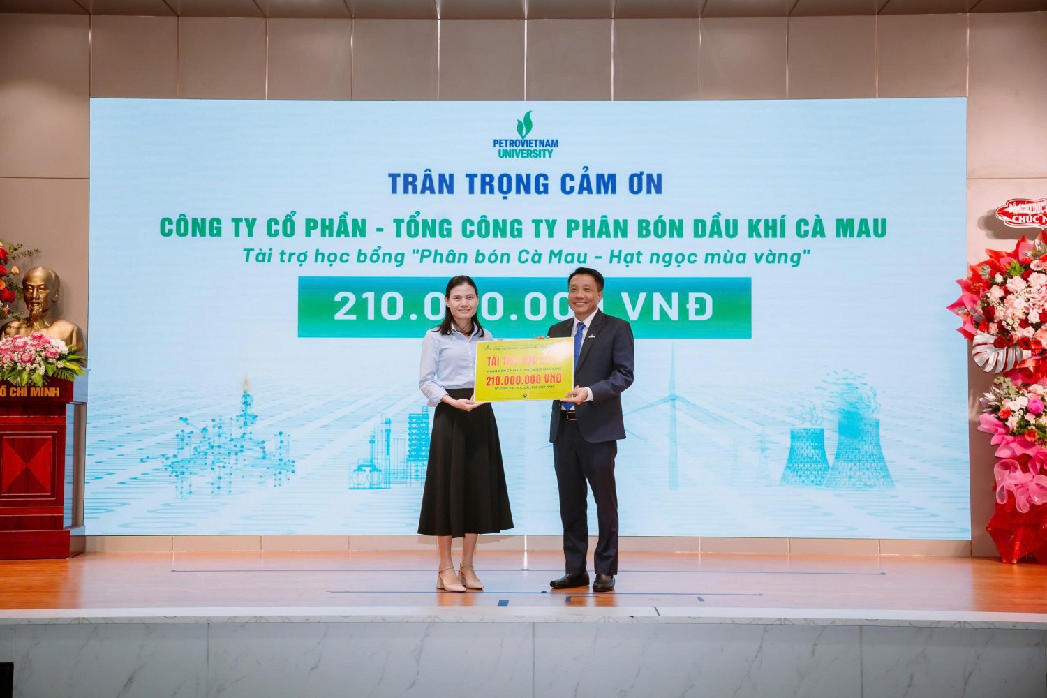 Một thập kỷ PVCFC tiếp sức thế hệ kỹ sư PETROVIETNAM tương lai Một thập kỷ PVCFC tiếp sức thế hệ kỹ sư PETROVIETNAM tương lai