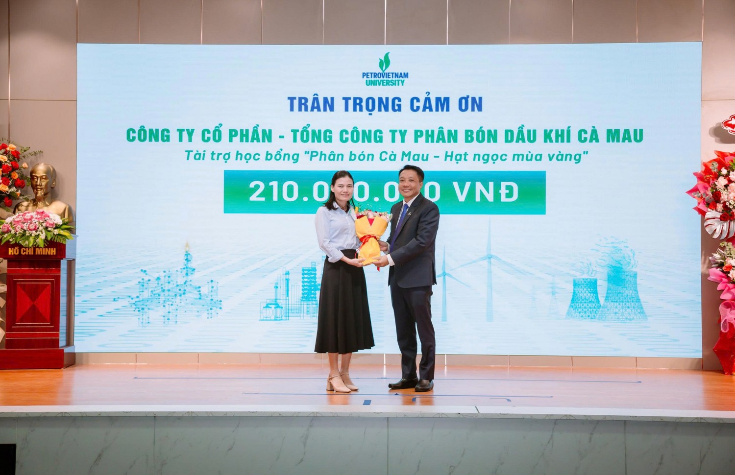Một thập kỷ PVCFC tiếp sức thế hệ kỹ sư PETROVIETNAM tương lai Một thập kỷ PVCFC tiếp sức thế hệ kỹ sư PETROVIETNAM tương lai