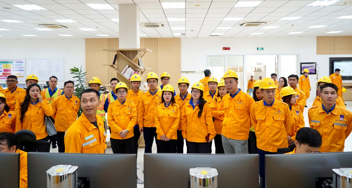 Tuổi trẻ PETROVIETNAM kết nối chuỗi giá trị khí - điện qua hành trình trải nghiệm thực tế Tuổi trẻ PETROVIETNAM kết nối chuỗi giá trị khí - điện qua hành trình trải nghiệm thực tế