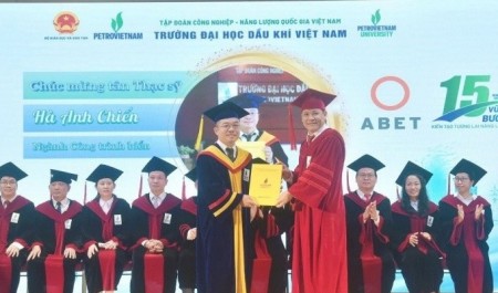 Chương trình đào tạo thạc sĩ Công trình biển tại PVU: Nâng tầm kỹ sư dầu khí và năng lượng ngoài khơi