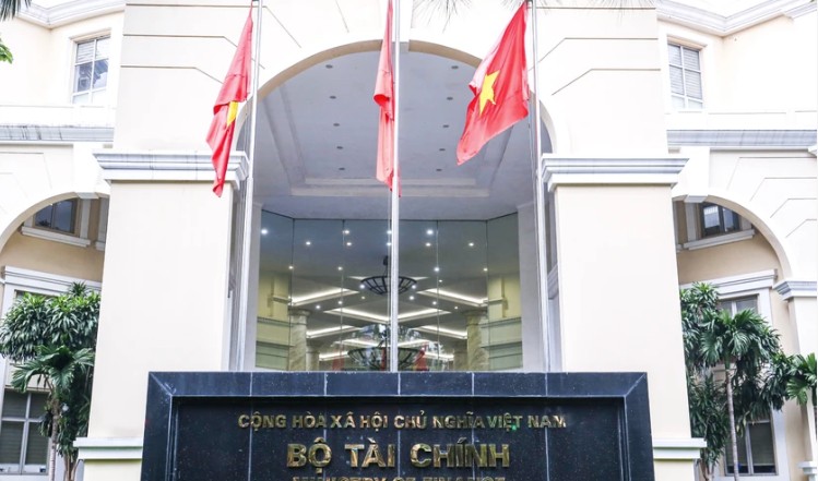 Điểm tin tài chính - ngân hàng ngày 13/10: 245.600 tỷ đồng thuế, phí được miễn, giảm và gia hạn