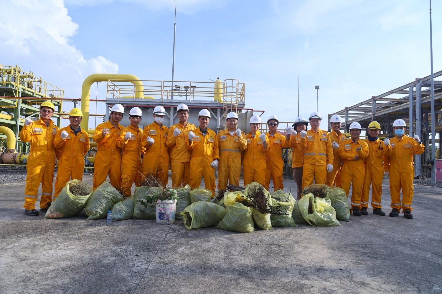 Tuổi trẻ KĐN chung tay xây dựng môi trường làm việc xanh - sạch - đẹp