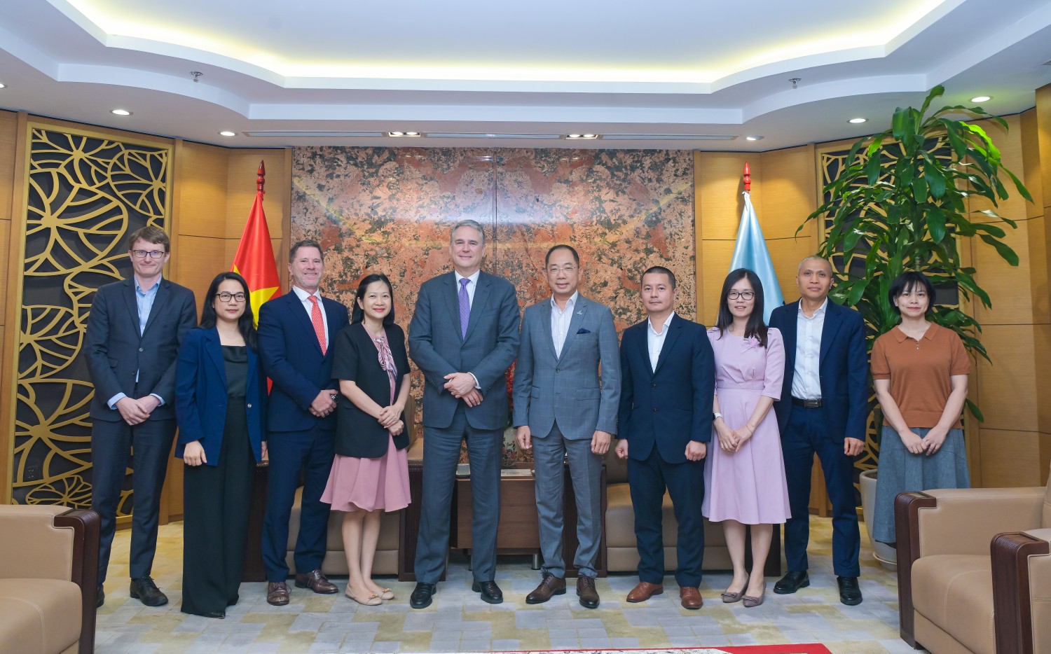 PETROVIETNAM và HSBC trao đổi cơ hội hợp tác, thu xếp vốn cho các dự án năng lượng PETROVIETNAM và HSBC trao đổi cơ hội hợp tác, thu xếp vốn cho các dự án năng lượng