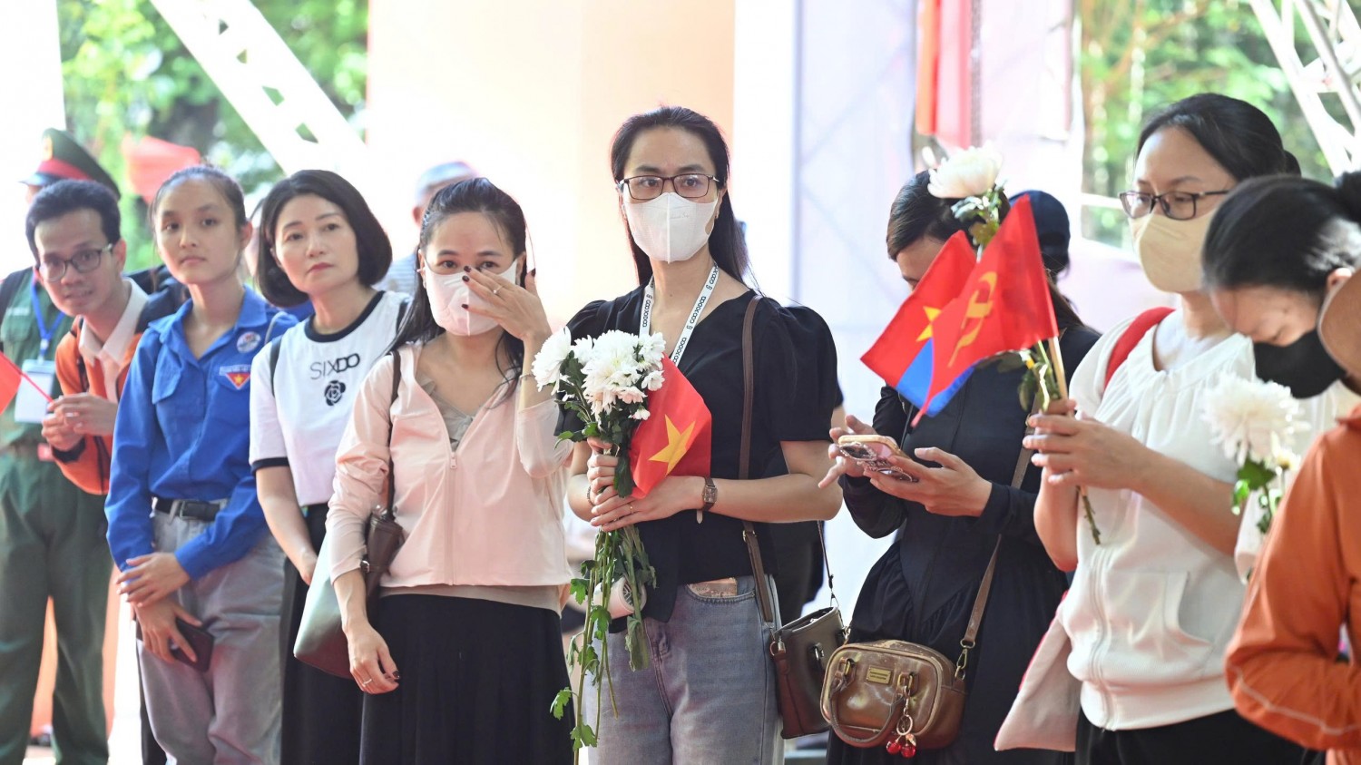 [Chùm ảnh] Lễ viếng, truy điệu và an táng hài cốt liệt sĩ tại Công viên Lê Thị Riêng