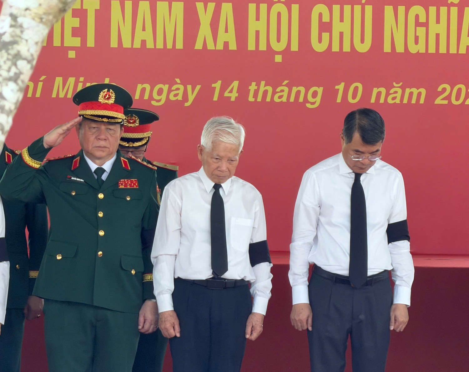 [Chùm ảnh] Lễ viếng, truy điệu và an táng hài cốt liệt sĩ được tìm kiếm, quy tập tại Công viên Lê Thị Riêng
