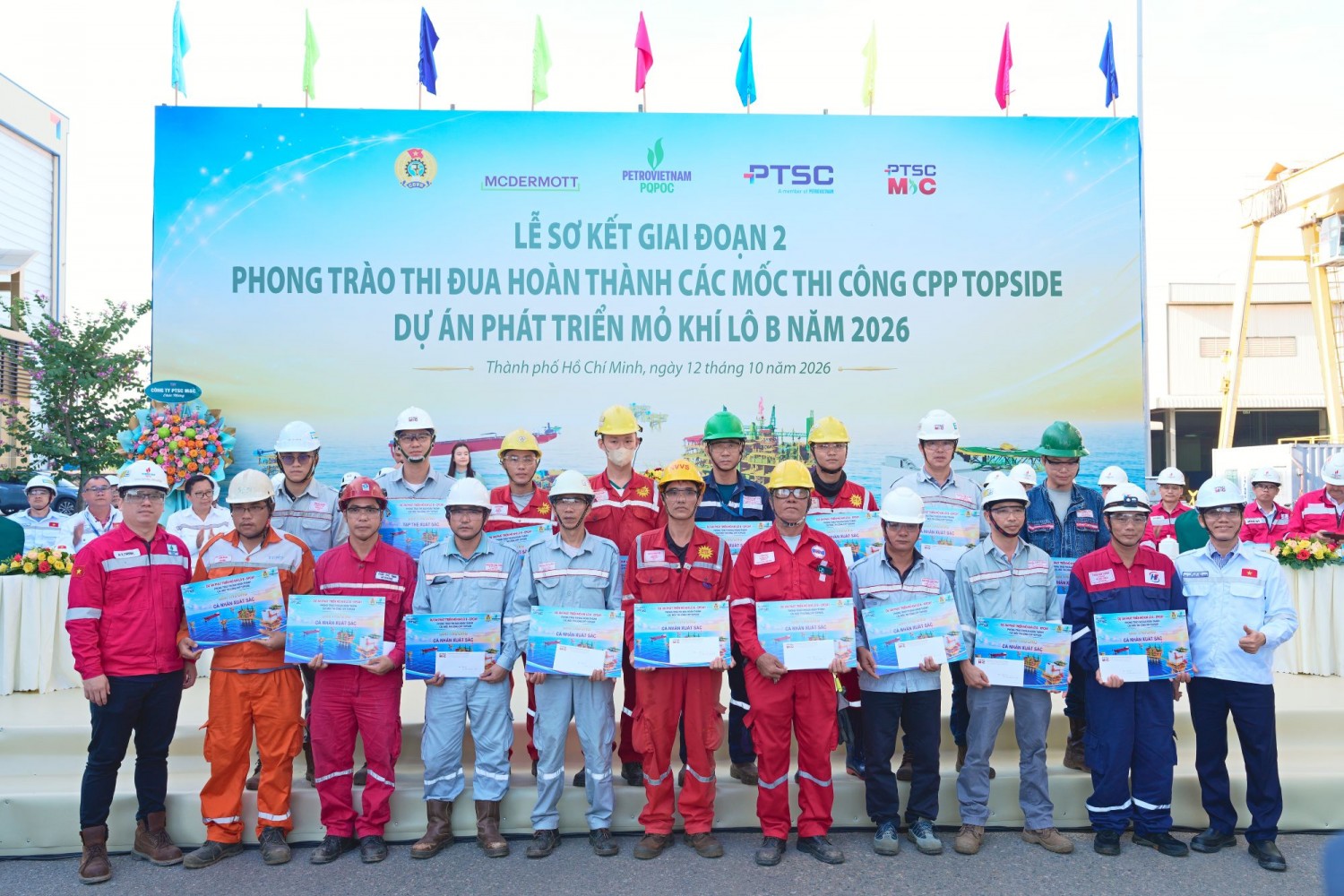 Lan tỏa tinh thần thi đua lao động an toàn, hiệu quả tại Dự án Phát triển mỏ khí Lô B Lan tỏa tinh thần thi đua lao động an toàn, hiệu quả tại Dự án Phát triển mỏ khí Lô B