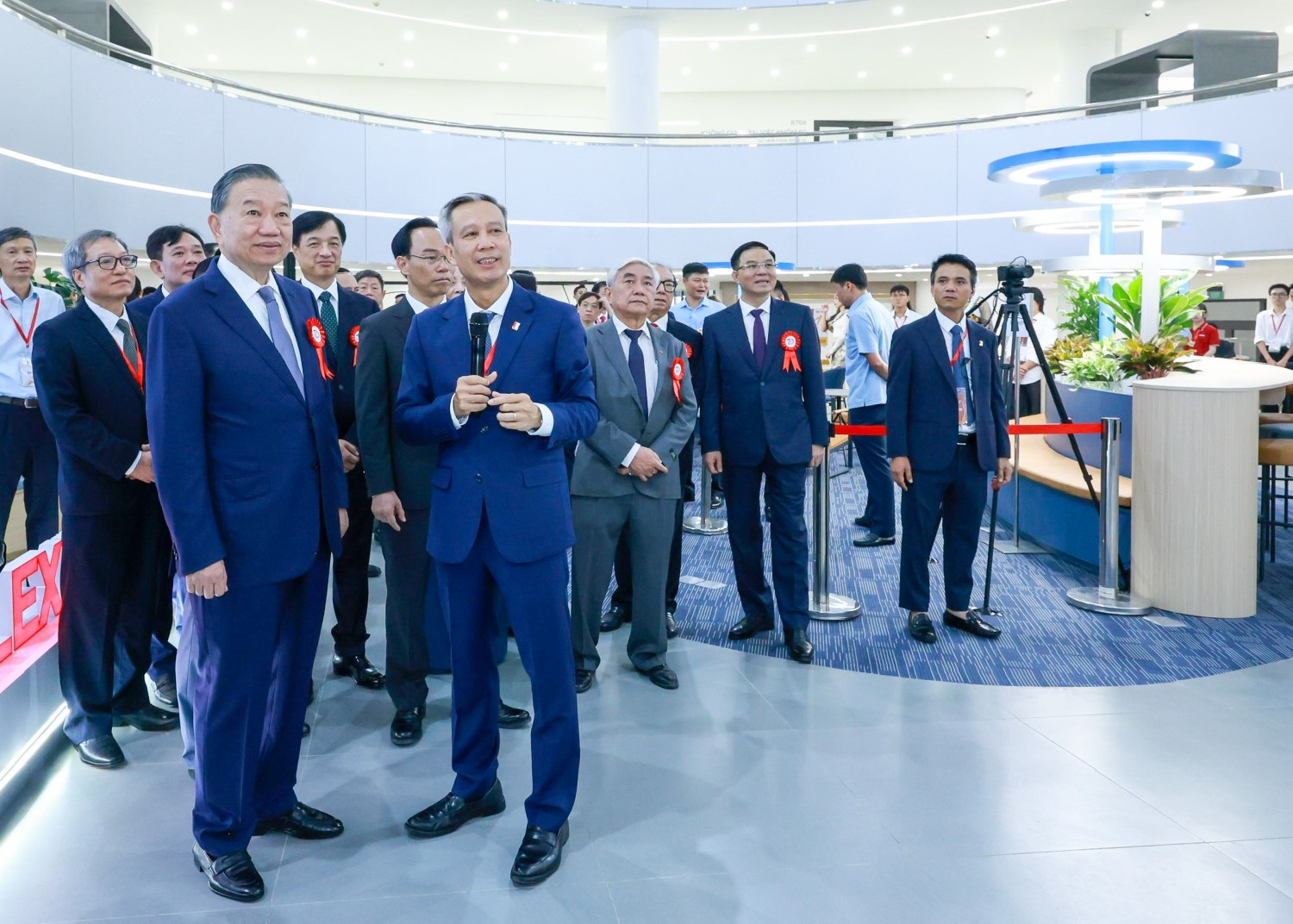 Tổng Bí thư, Chủ tịch nước Tô Lâm: Xây dựng Đại học Bách khoa để gánh vác nhiệm vụ lớn của quốc gia Đại học Bách khoa Hà Nội phải hội tụ trí tuệ Việt Nam toàn cầu và chuyên gia quốc tế