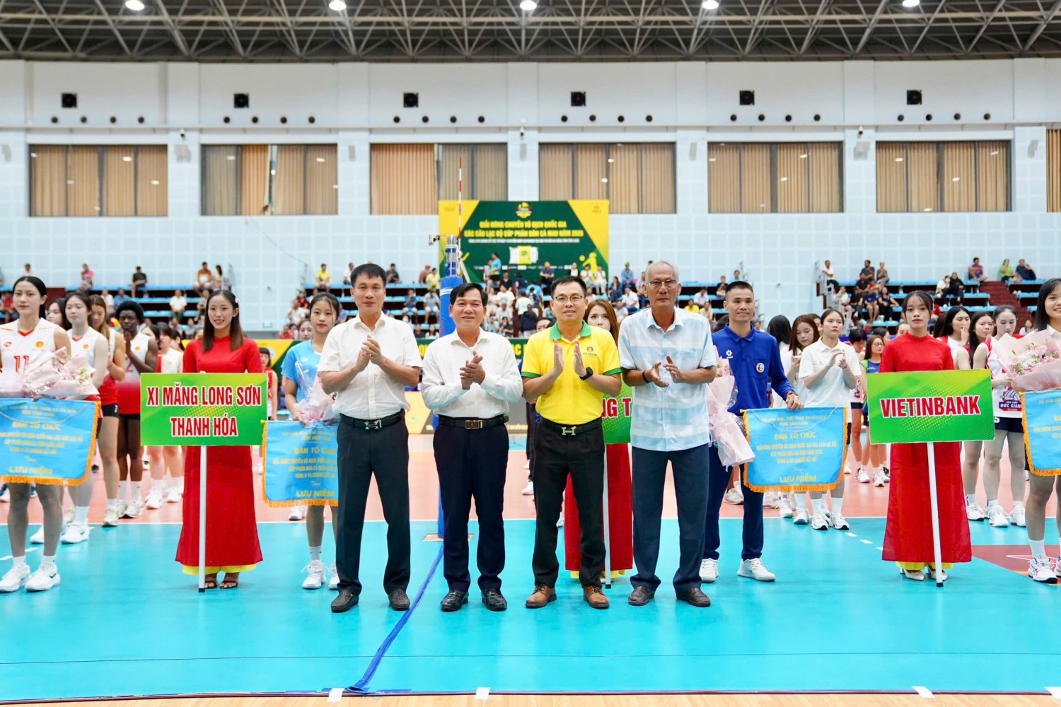 Bùng nổ tranh tài tại Vòng 2 Giải Bóng chuyền Vô địch Quốc gia Cúp Phân bón Cà Mau Bùng nổ tranh tài tại Vòng 2 Giải Bóng chuyền Vô địch Quốc gia Cúp Phân bón Cà Mau