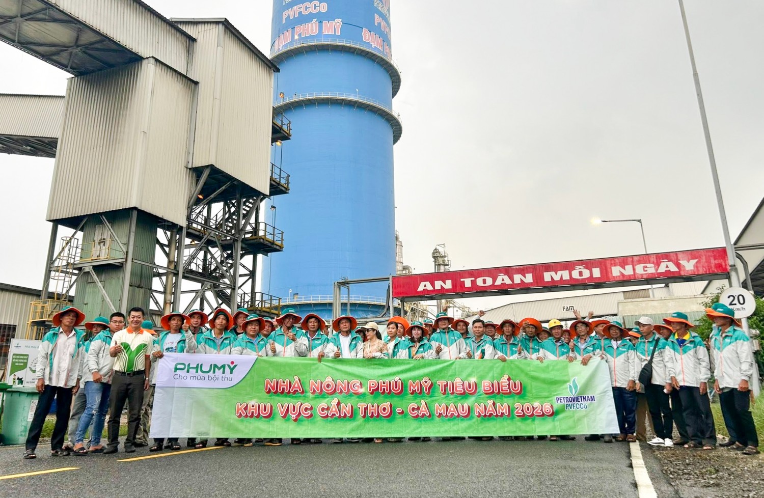 Đưa nhà nông đến gần hơn với quy trình sản xuất Phân bón Phú Mỹ Đưa nhà nông đến gần hơn với quy trình sản xuất phân bón Phú Mỹ