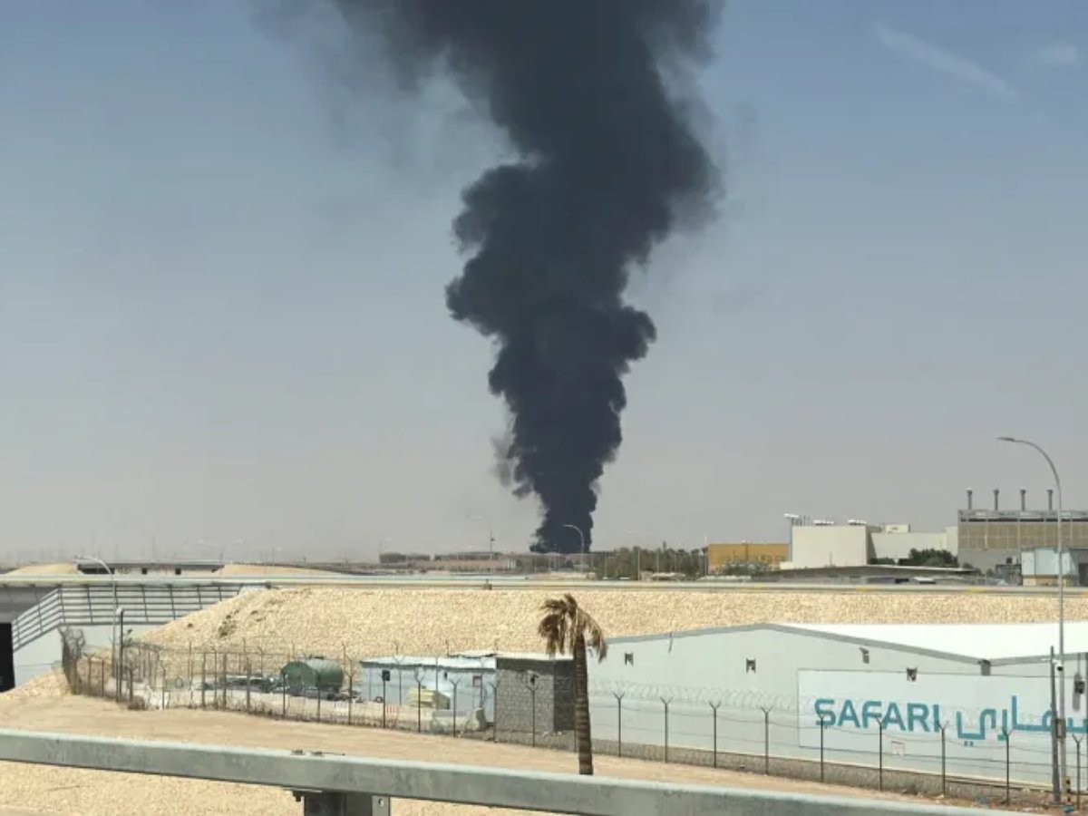 Houthi gia tăng sức ép lên Riyadh, thị trường dầu đối mặt rủi ro mới Houthi gia tăng sức ép lên Riyadh, thị trường dầu đối mặt rủi ro mới