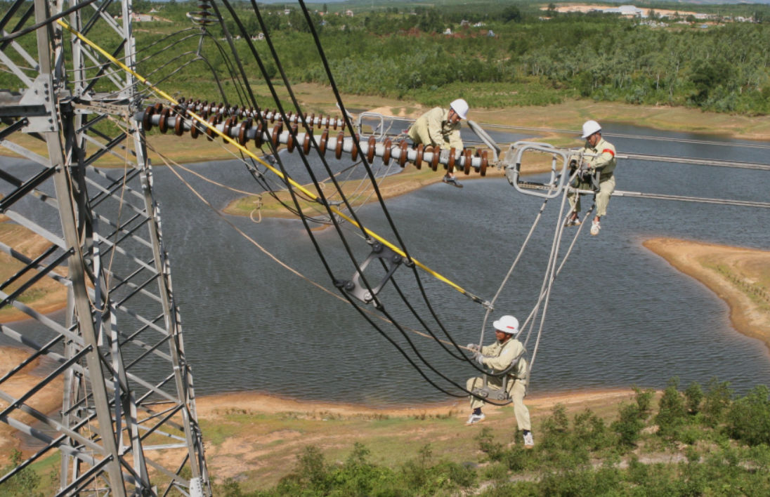 Hà Nội thúc tiến độ hai nhà máy điện mặt trời nổi công suất 280MW