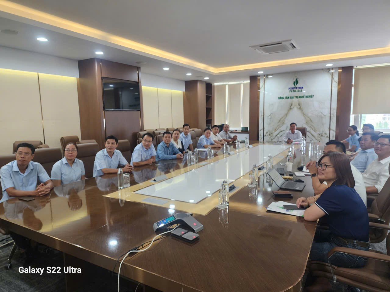 Đảng u PETROVIETNAM tham gia học tập, quán triệt triển khai Nghị quyết Hội nghị Trung ương lần thứ 4 PETROVIETNAM tham gia học tập, quán triệt triển khai Nghị quyết Hội nghị Trung ương lần thứ 4