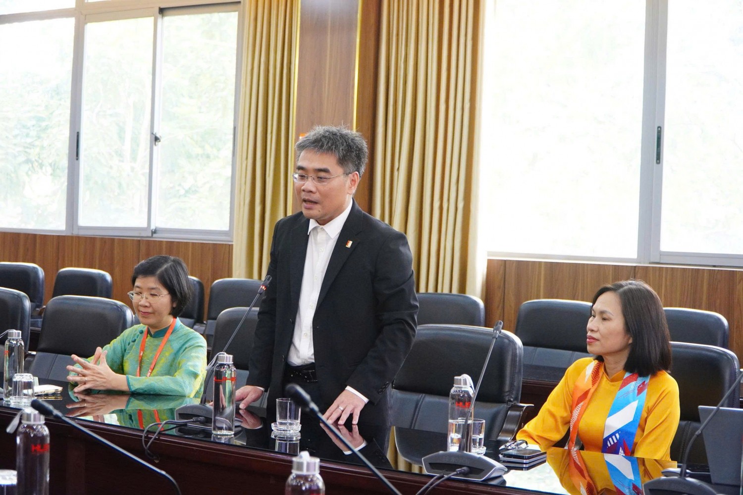 Phân bón Cà Mau mang học bổng 