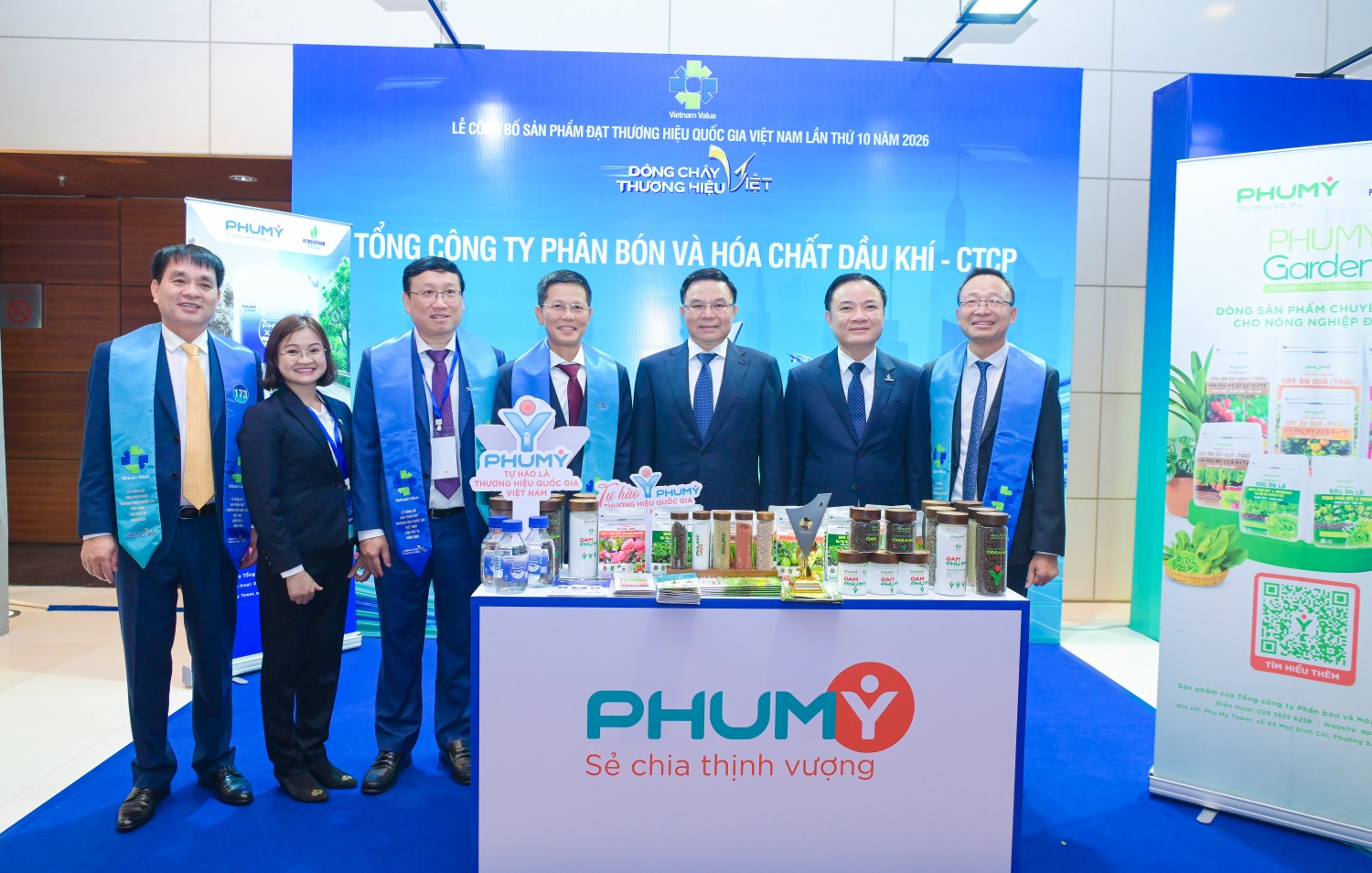 Thủ tướng Chính phủ tham quan gian trưng bày của PVFCCo - Phú Mỹ tại Lễ công bố Thương hiệu quốc gia 2026 Thủ tướng Chính phủ tham quan gian trưng bày của PVFCCo - Phú Mỹ tại Lễ công bố Thương hiệu quốc gia 2026