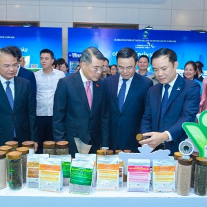Thủ tướng Chính phủ tham quan gian trưng bày của PVFCCo - Phú Mỹ tại Lễ công bố Thương hiệu quốc gia 2026