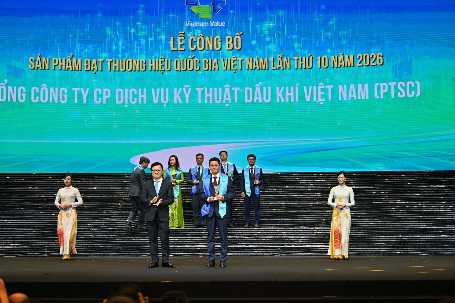 6 đơn vị thành viên PETROVIETNAM được vinh danh tại Lễ công bố sản phẩm đạt Thương hiệu quốc gia Việt Nam năm 2026